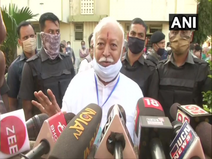 Mohan Bhagwat pays last respects to RSS ideologue MG Vaidya in Nagpur | Mohan Bhagwat pays last respects to RSS ideologue MG Vaidya in Nagpur Mohan Bhagwat pays last respects to RSS ideologue MG Vaidya in Nagpur | Mohan Bhagwat pays last respects to RSS ideologue MG Vaidya in Nagpur