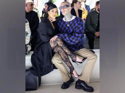 Valentine's Day 2022: Travis Barker brings giant Mickey, Minnie Mouse for Kourtney Kardashian | Valentine's Day 2022: Travis Barker brings giant Mickey, Minnie Mouse for Kourtney Kardashian