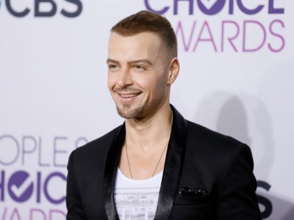 Joey Lawrence files for divorce from wife of nearly 15 years | Joey Lawrence files for divorce from wife of nearly 15 years