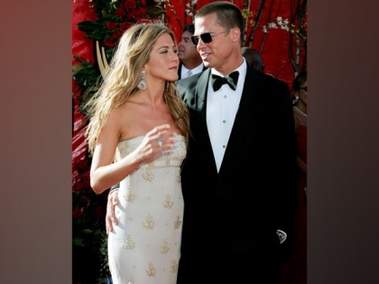 Brad Pitt reacts to reunion with Jennifer ston at SAG 2020 | Brad Pitt reacts to reunion with Jennifer ston at SAG 2020