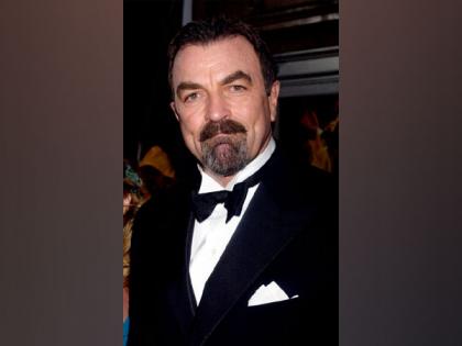 Tom Selleck leaves USD 2,020 tip at NYC restaurant | Tom Selleck leaves USD 2,020 tip at NYC restaurant Tom Selleck leaves USD 2,020 tip at NYC restaurant | Tom Selleck leaves USD 2,020 tip at NYC restaurant