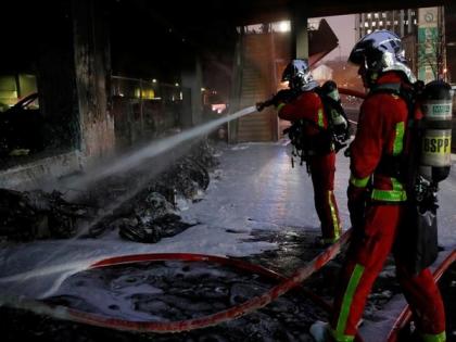 Train station in Paris evacuated due to fire in neighbourhood | Train station in Paris evacuated due to fire in neighbourhood Train station in Paris evacuated due to fire in neighbourhood | Train station in Paris evacuated due to fire in neighbourhood
