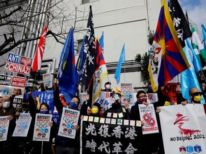 Over 100 rights activists stage protest outside Chinese embassy in Tokyo | Over 100 rights activists stage protest outside Chinese embassy in Tokyo