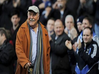 Former England footballer Jimmy Greaves awarded MBE in UK New Year Honours list | Former England footballer Jimmy Greaves awarded MBE in UK New Year Honours list
