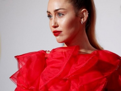 Miley Cyrus visits Fine Arts Museum ahead of vocal surgery | Miley Cyrus visits Fine Arts Museum ahead of vocal surgery