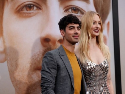 Pregnant Sophie Turner heads out for stroll with husband, parents | Pregnant Sophie Turner heads out for stroll with husband, parents