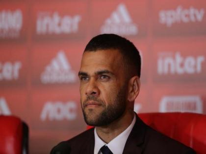 D Alves wants to make history with Sao Paulo | D Alves wants to make history with Sao Paulo