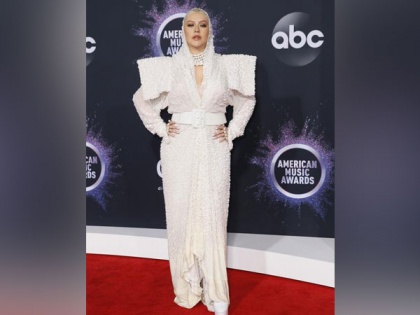 AMAs 2019: Christina Aguilera makes heads turn in her all-white look | AMAs 2019: Christina Aguilera makes heads turn in her all-white look