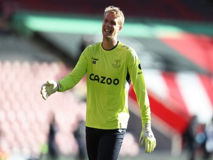 Jonas Lossl leaves Everton to rejoin first club Midtjylland | Jonas Lossl leaves Everton to rejoin first club Midtjylland