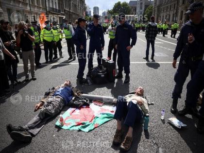 'Extinction Rebellion' climate change activists block Central London on 2nd day of protest | 'Extinction Rebellion' climate change activists block Central London on 2nd day of protest 'Extinction Rebellion' climate change activists block Central London on 2nd day of protest | 'Extinction Rebellion' climate change activists block Central London on 2nd day of protest