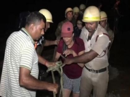 Firefighters rescue 11 students stranded at Balason river | Firefighters rescue 11 students stranded at Balason river Firefighters rescue 11 students stranded at Balason river | Firefighters rescue 11 students stranded at Balason river