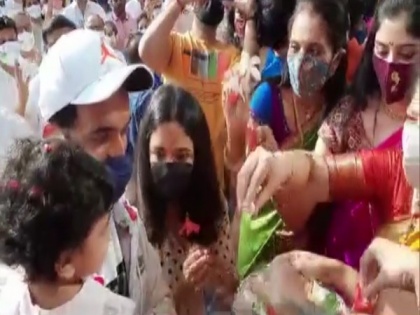 Rahane receives grand welcome from neighbours after historic series win in Australia | Rahane receives grand welcome from neighbours after historic series win in Australia