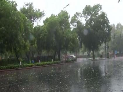 Delhi, neighbouring areas lashed by strong winds, rain | Delhi, neighbouring areas lashed by strong winds, rain Delhi, neighbouring areas lashed by strong winds, rain | Delhi, neighbouring areas lashed by strong winds, rain