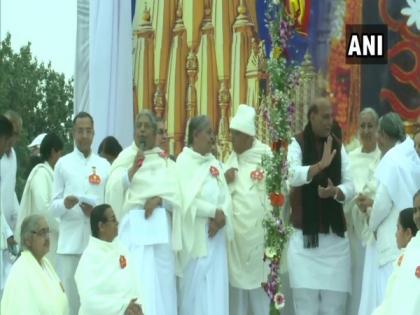 Defence Minister attends 'Brahma Kumaris' event in Delhi | Defence Minister attends 'Brahma Kumaris' event in Delhi
