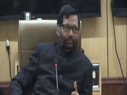Govt has imported 18,000 tons onion, making it available at Rs 22/kg for state govts: Ram Vilas Paswan | Govt has imported 18,000 tons onion, making it available at Rs 22/kg for state govts: Ram Vilas Paswan