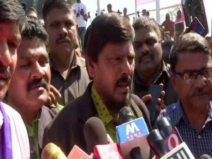 Koregoan Bhima battle anniversary: Ramdas Athawale pays tribute at Jay Stambh | Koregoan Bhima battle anniversary: Ramdas Athawale pays tribute at Jay Stambh