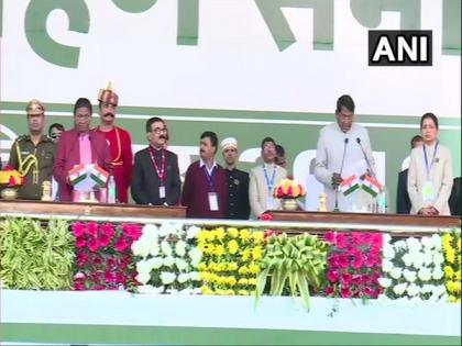 Hemant Soren takes oath as CM along with 3 other Cabinet ministers | Hemant Soren takes oath as CM along with 3 other Cabinet ministers