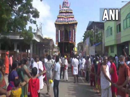 Devotees take part in chariot procession to celebrate Maha Shivaratri in Rameswaram | Devotees take part in chariot procession to celebrate Maha Shivaratri in Rameswaram