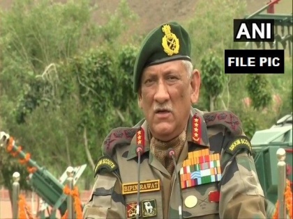 Ladakh: Army Chief visits Leh, interacts with members of 15th Finance Commission | Ladakh: Army Chief visits Leh, interacts with members of 15th Finance Commission