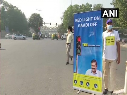 Delhi govt launches 'Red light on, gaadi off' campaign to curb air pollution | Delhi govt launches 'Red light on, gaadi off' campaign to curb air pollution