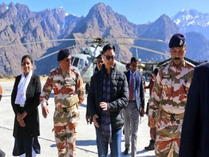 Kiren Rijiju visits ITBP's Mountaineering and Skiing Institute to promote winter sports | Kiren Rijiju visits ITBP's Mountaineering and Skiing Institute to promote winter sports