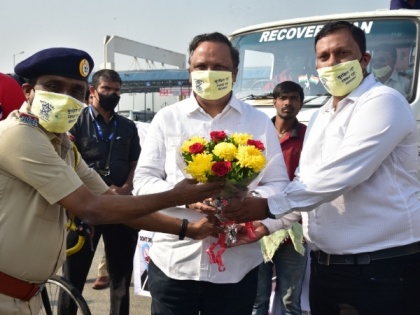 Bandra Traffic Police, Carl Sequeira organise road safety awareness rally with Ashish Shelar's support | Bandra Traffic Police, Carl Sequeira organise road safety awareness rally with Ashish Shelar's support