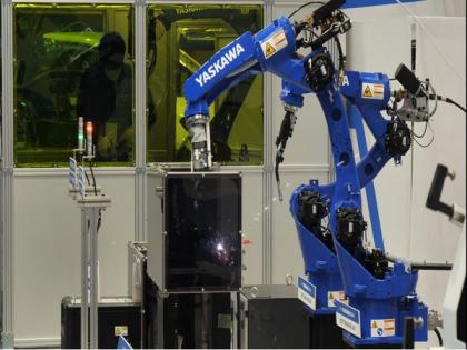 Japan: Yaskawa electric company introduces latest industrial robot technology | Japan: Yaskawa electric company introduces latest industrial robot technology