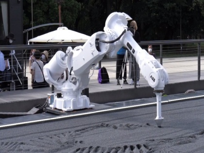 Tokyo Metropolitan government holds robotic art event | Tokyo Metropolitan government holds robotic art event