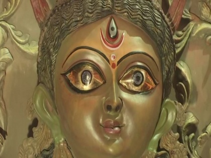 Kolkata: Durga idols dressed in gold saree, installed with gold eyes | Kolkata: Durga idols dressed in gold saree, installed with gold eyes