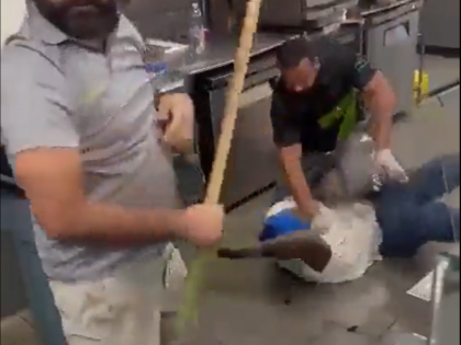 US store workers, including Sikh, who thrashed shoplifter to face probe | US store workers, including Sikh, who thrashed shoplifter to face probe US store workers, including Sikh, who thrashed shoplifter to face probe | US store workers, including Sikh, who thrashed shoplifter to face probe