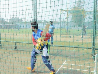 IPL 2021: CSK batsman Suresh Raina arrives in Mumbai | IPL 2021: CSK batsman Suresh Raina arrives in Mumbai