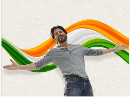 SRK extends Independence greetings to fans in his signature pose | SRK extends Independence greetings to fans in his signature pose