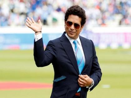 Sachin Tendulkar backs 'Fit India Movement', plays carom with senior citizens | Sachin Tendulkar backs 'Fit India Movement', plays carom with senior citizens