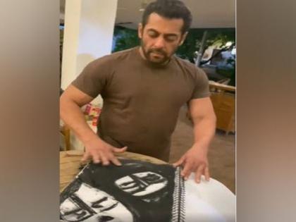Salman Khan uses stay-at-home time for sketching | Salman Khan uses stay-at-home time for sketching