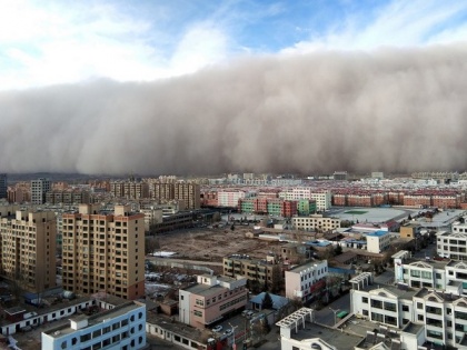 Powerful sandstorm engulfs city in north-western China | Powerful sandstorm engulfs city in north-western China