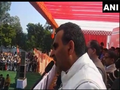 Akhilesh won't be able to contest polls if he refuses to fill NPR form, says Sanjeev Balyan | Akhilesh won't be able to contest polls if he refuses to fill NPR form, says Sanjeev Balyan