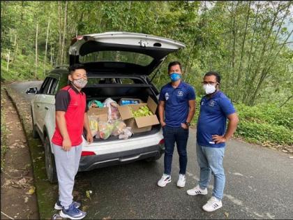 Sanju Pradhan gives back to society in form of relief aid in Sikkim | Sanju Pradhan gives back to society in form of relief aid in Sikkim