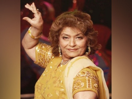 Bollywood celebrities pay tribute to choreographer Saroj Khan | Bollywood celebrities pay tribute to choreographer Saroj Khan
