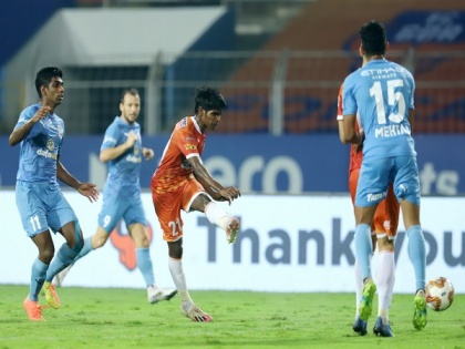 ISL 7: FC Goa, Mumbai City play out 2-2 draw | ISL 7: FC Goa, Mumbai City play out 2-2 draw