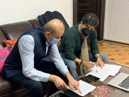 '#OperationGanga in full gear!' Scindia meets Indian Ambassador to Romania, Moldova to discuss operational issues for evacuation | '#OperationGanga in full gear!' Scindia meets Indian Ambassador to Romania, Moldova to discuss operational issues for evacuation