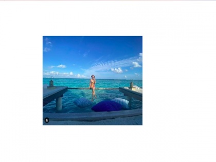 Taapsee Pannu shares her picture with serene backdrop in Maldives | Taapsee Pannu shares her picture with serene backdrop in Maldives