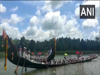 Traditional snake boat race held this year with 3 boats, due to COVID-19 curbs | Traditional snake boat race held this year with 3 boats, due to COVID-19 curbs