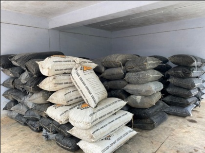 Narcotics officials seize 2,939 kg of poppy straw from truck in MP, arrest 2 persons | Narcotics officials seize 2,939 kg of poppy straw from truck in MP, arrest 2 persons