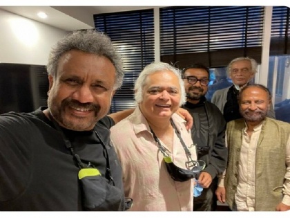 Directors Anubhav Sinha, Hansal Mehta, Anurag Kashyap reunite over 'samosas' | Directors Anubhav Sinha, Hansal Mehta, Anurag Kashyap reunite over 'samosas'