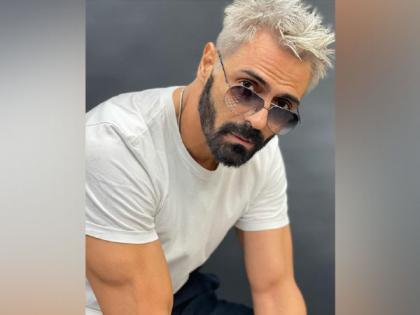 Arjun Rampal wraps up shooting for 'Dhaakad' | Arjun Rampal wraps up shooting for 'Dhaakad' Arjun Rampal wraps up shooting for 'Dhaakad' | Arjun Rampal wraps up shooting for 'Dhaakad'