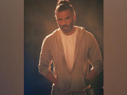 Suniel Shetty to star in web series 'Invisible Woman' | Suniel Shetty to star in web series 'Invisible Woman'