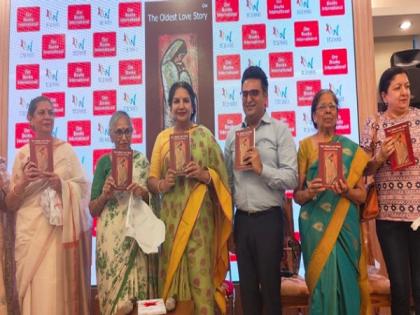 Shabana Azmi, Ajay Mago, Shantanu Ray Chaudhuri launch Om Books International's The Oldest Love Story at Title Waves, Bandra | Shabana Azmi, Ajay Mago, Shantanu Ray Chaudhuri launch Om Books International's The Oldest Love Story at Title Waves, Bandra