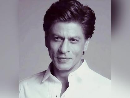 Shah Rukh Khan sends autographed picture, handwritten note to 'good soul' Egyptian fan | Shah Rukh Khan sends autographed picture, handwritten note to 'good soul' Egyptian fan Shah Rukh Khan sends autographed picture, handwritten note to 'good soul' Egyptian fan | Shah Rukh Khan sends autographed picture, handwritten note to 'good soul' Egyptian fan