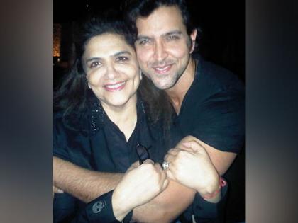 Hrithik Roshan in awe of his mother Pinky Roshan's fitness | Hrithik Roshan in awe of his mother Pinky Roshan's fitness