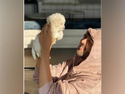 Kartik Aaryan introduces his pet 'Katori' to his fans | Kartik Aaryan introduces his pet 'Katori' to his fans Kartik Aaryan introduces his pet 'Katori' to his fans | Kartik Aaryan introduces his pet 'Katori' to his fans